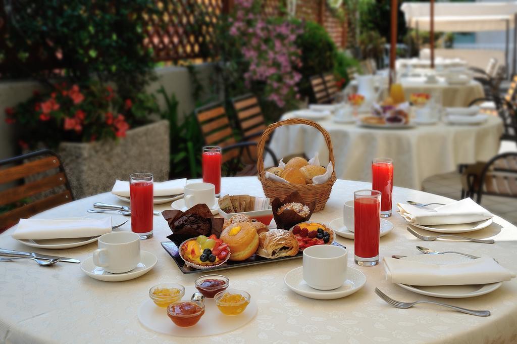 Corallo Wellness Hotel Diano Marina Exterior foto